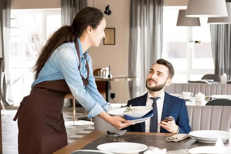 喝茶可以缓解肝脏硬化吗?医生再次劝告:想要护肝,这三茶要多喝(图7) 绿茶护肝功效_吃烧烤后喝茶好吗_中年人护肝绿茶