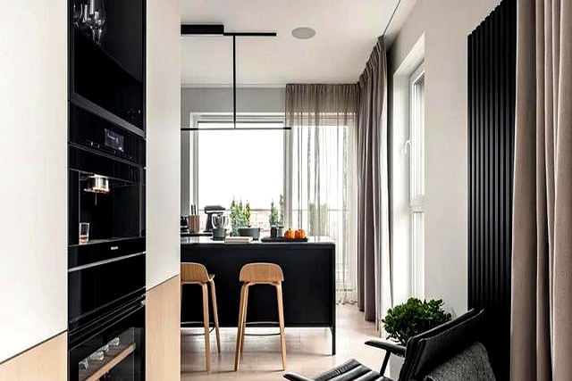 外企男120㎡日式风的家:灰色搭配原木百看不厌,喜欢厨房中岛台(图2) 日式厨房装修风格图片_日式家居设计案例_灰色原木风格装修