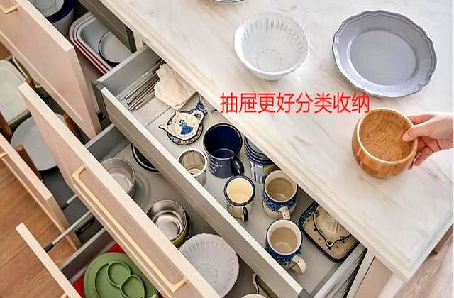 关于厨房的9个小决定,做对了,比日本主妇收拾的厨房还好用(图2) 厨房设计改善_台面选择抗油污_日式厨房装修风格图片