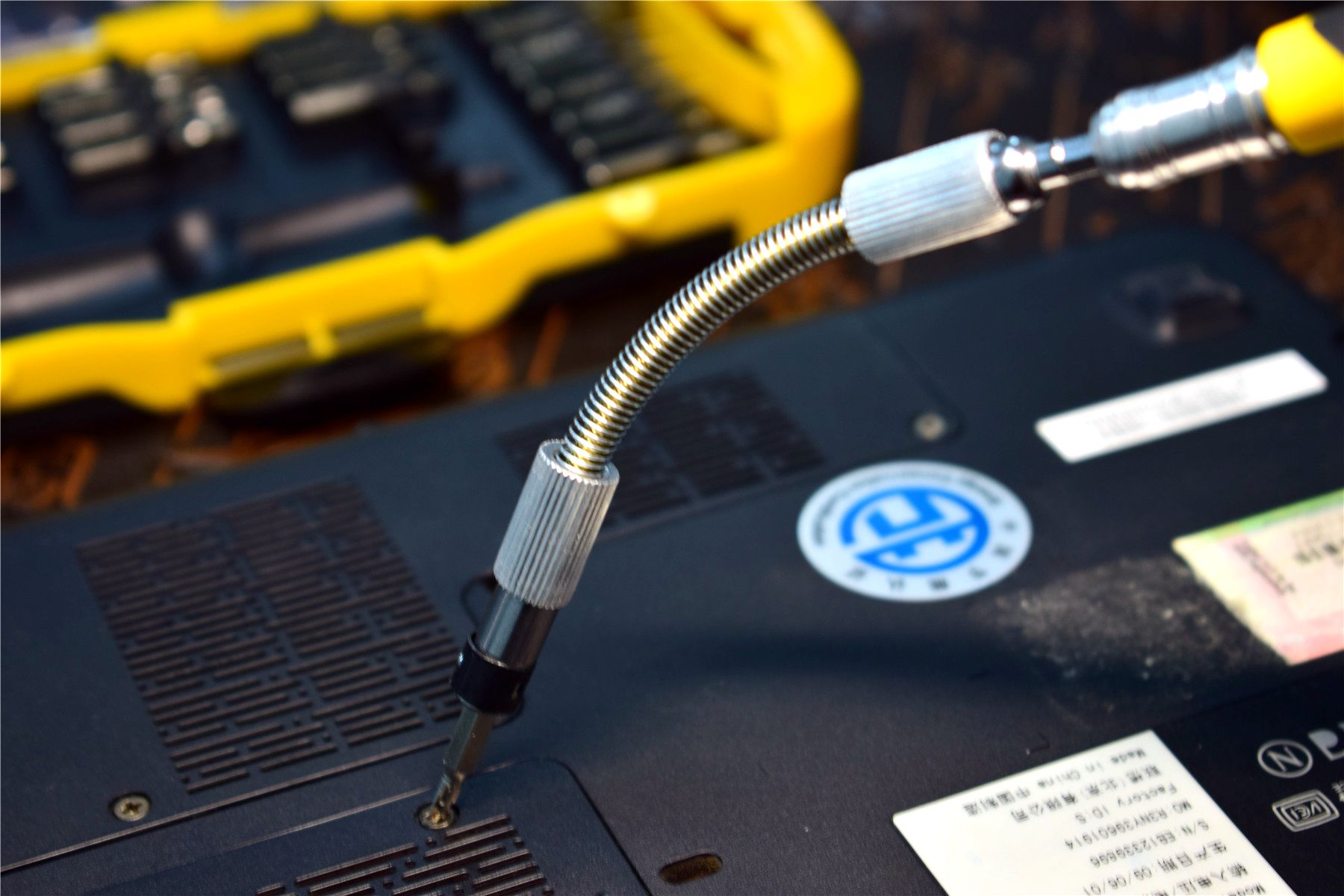 秒变专业拆机维修达人,这款工具套装你值得拥有(图18) 维修工具套装_ORICO精密螺丝刀套装_21种批头日常维修工具