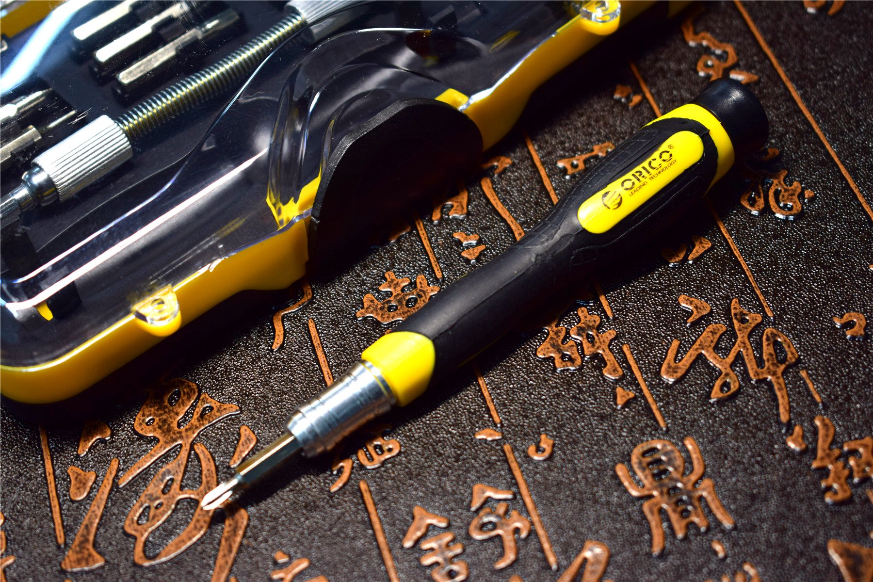 秒变专业拆机维修达人,这款工具套装你值得拥有(图19) 21种批头日常维修工具_ORICO精密螺丝刀套装_维修工具套装