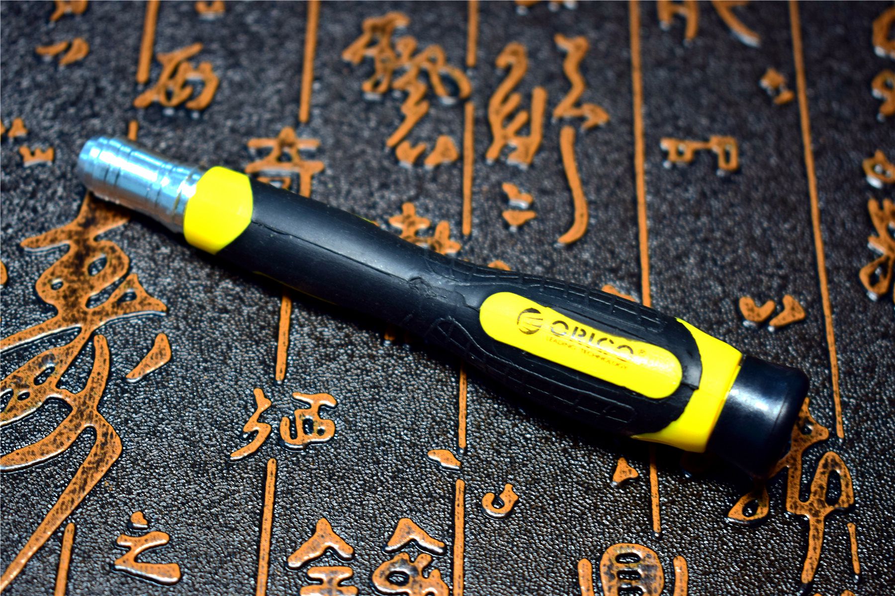 秒变专业拆机维修达人,这款工具套装你值得拥有(图6) ORICO精密螺丝刀套装_21种批头日常维修工具_维修工具套装