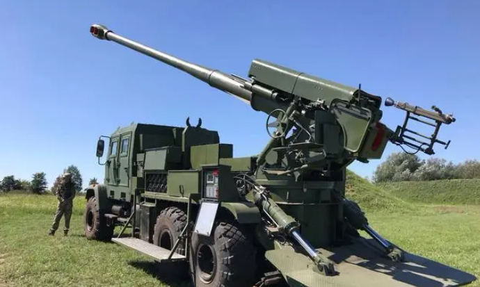 讲武谈兵|乌克兰版“凯撒”车载炮上战场,将与俄军火炮对决(图4) 车载155毫米火炮_乌克兰版凯撒火炮_乌克兰2S22型155毫米车载炮