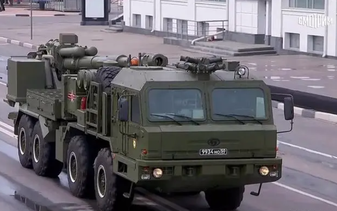 讲武谈兵|乌克兰版“凯撒”车载炮上战场,将与俄军火炮对决(图5) 车载155毫米火炮_乌克兰版凯撒火炮_乌克兰2S22型155毫米车载炮