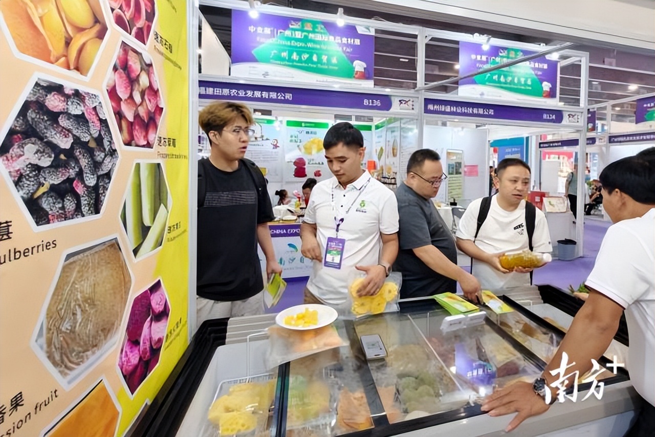 “鲜”动世界!南沙美食火爆亮相中食展(图7) 2025中食展广州展会 南沙农产品展销会 南沙预制菜进出口贸易区_广州国际食品食材展