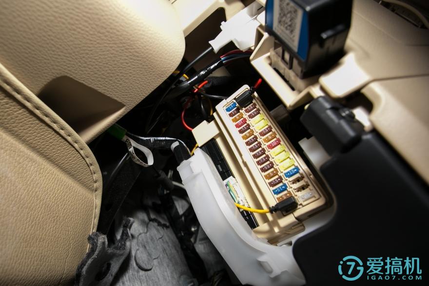 在后视镜里住着领航员，开车问问3智能语音后视镜体验