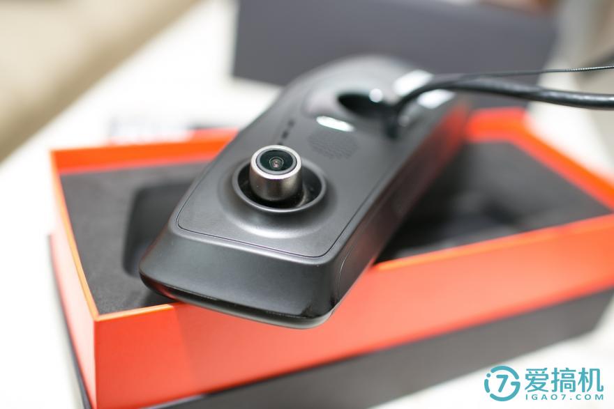 在后视镜里住着领航员，开车问问3智能语音后视镜体验