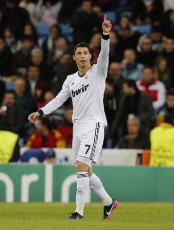 c罗卡卡皇马配合的阵容是什么「c罗刚进皇马的阵容是什么」(图1) 皇马C罗卡卡阵容_j罗转会多少钱_皇马C罗卡卡阵型