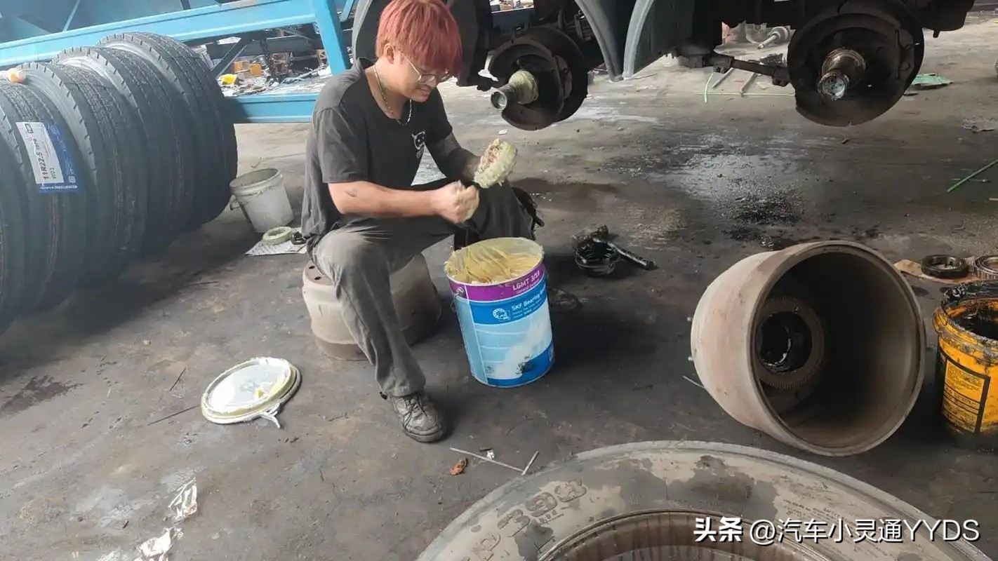 听我一句劝,修车这个行业,会有前途?(图3) 修车有前途吗工资高吗_新能源汽车维修挑战_汽车维修行业前景