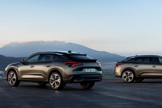 双叉臂>麦弗逊?多连杆>扭力梁?汽车悬挂鄙视链真的靠谱吗(图1) 汽车悬挂与避震_汽车悬挂形式选择_扭力梁悬挂优缺点