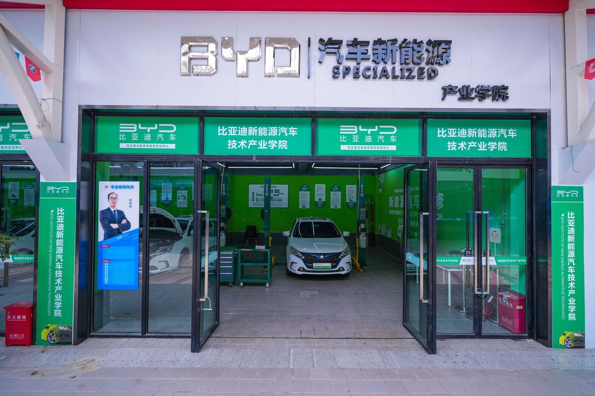 汽修行业已经暴利了二十多年,如今老板自述:从未感受过如此绝望(图11) 修车有前途吗工资高吗_汽修行业现状分析_新能源车对汽修行业的影响