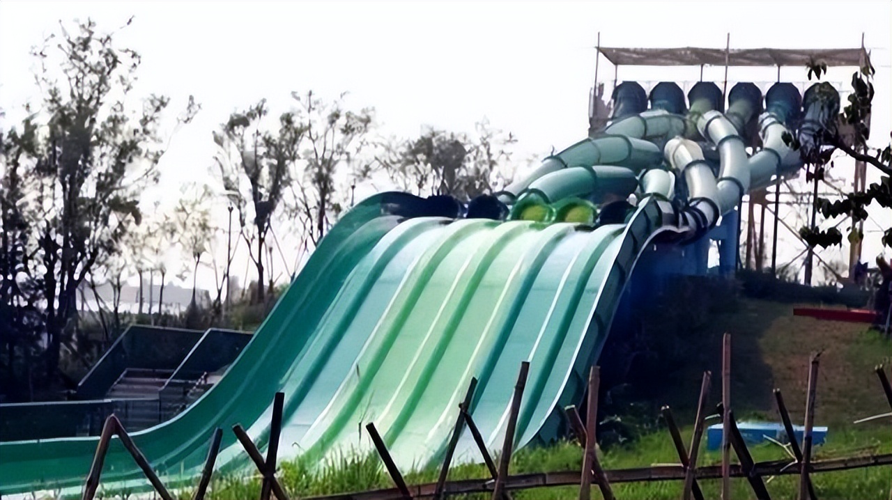 天津欢乐谷有什么游玩项目?惊险刺激,赶快去玩吧(图3) 天津欢乐谷过山车项目_天津欢乐谷旅游自驾游_天津欢乐谷刺激游乐项目