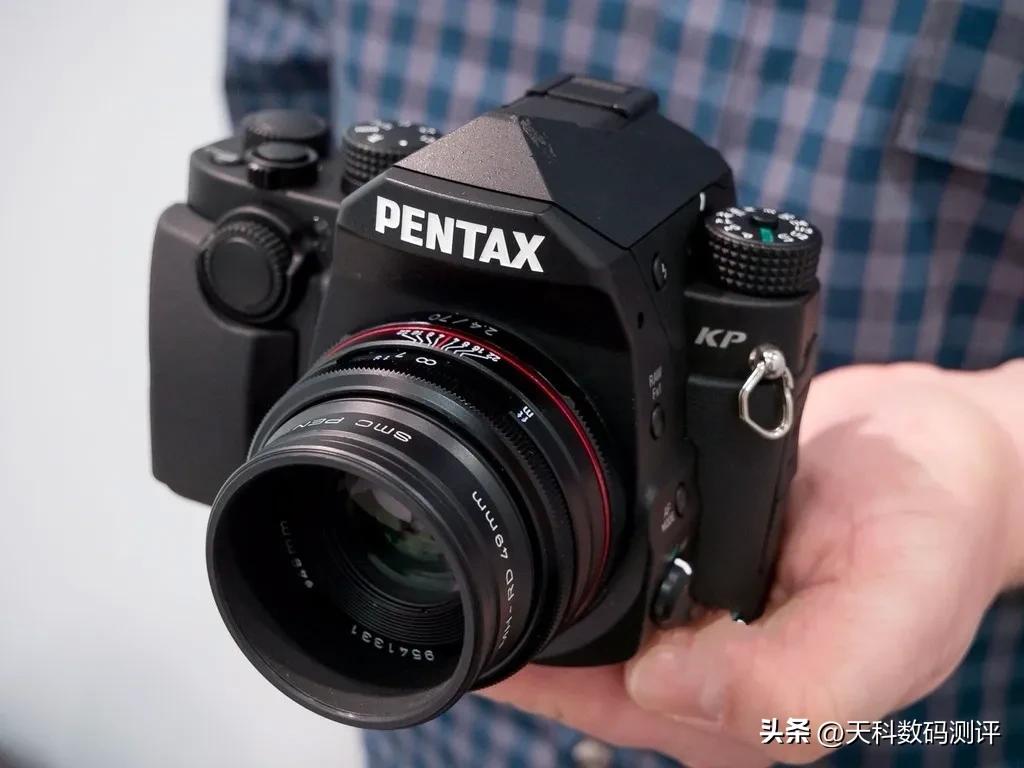 二手跌到千元!宾得‘暗夜战神’深度揭秘:小白轻松拍出1亿像素(图3) 宾得和佳能单反哪个好_宾得相机推荐_宾得入门级相机评测