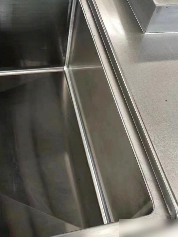 我家用了几年不锈钢橱柜,才发现:比木质的还香,耐用好看又实用(图12) 现代不锈钢橱柜选购指南_橱柜性价比_不锈钢橱柜优点