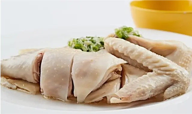 广东最出名的20道名菜,粤菜特色菜谱大合集,让人看了直流口水(图1) 粤菜菜谱清蒸鲍鱼_粤菜特色菜谱大合集_广东最出名20道名菜