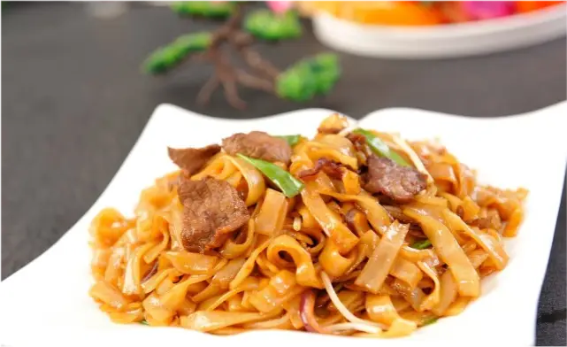 广东最出名的20道名菜,粤菜特色菜谱大合集,让人看了直流口水(图18) 粤菜特色菜谱大合集_广东最出名20道名菜_粤菜菜谱清蒸鲍鱼