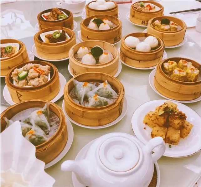 广东最出名的20道名菜,粤菜特色菜谱大合集,让人看了直流口水(图19) 粤菜菜谱清蒸鲍鱼_广东最出名20道名菜_粤菜特色菜谱大合集