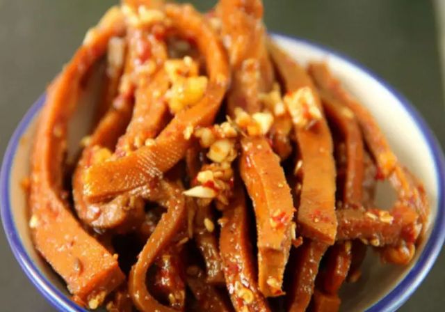 岳阳隐藏美食:本地人最爱,游客必尝(图3) 岳阳美食有哪些_岳阳长乐甜酒_岳阳南正街豆皮