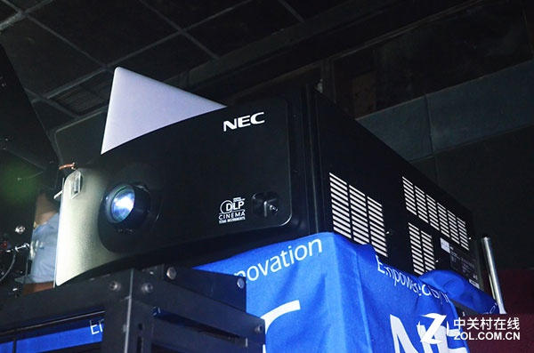 LED光源生死劫 日系投影“点亮”市场?(图6) 3500流明LED投影机_投影机 更换 灯泡_LED光源亮度突破