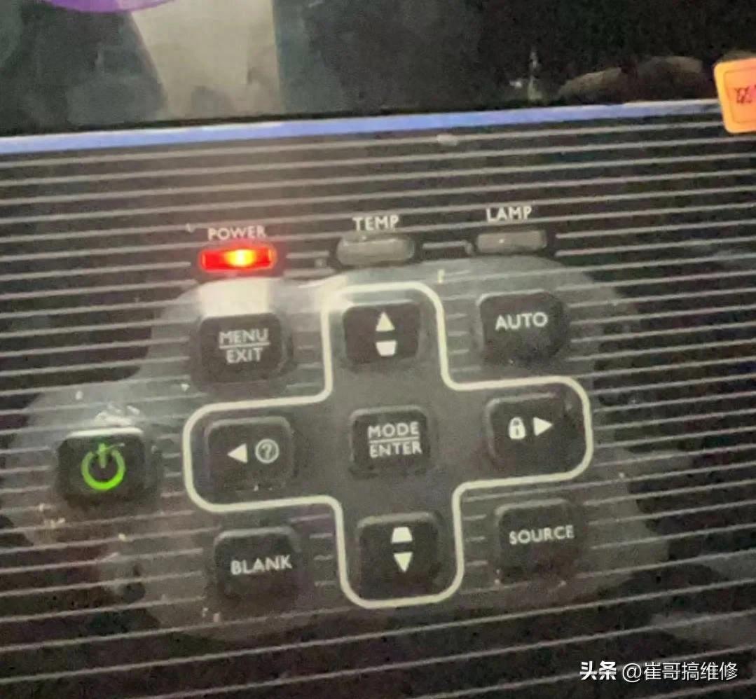 投影机在客户家里不开机,红灯报错,到我这里一切正常,这怎么修(图1) 投影机开机亮红灯_投影机 更换 灯泡_投影机灯泡红灯故障