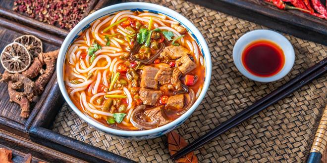 岳阳十大名吃推荐:品味湖南菜的绝佳去处,不可错过的地道美食(图3) 岳阳特色十大名吃推荐_君山虾饼岳阳美食_岳阳美食有哪些