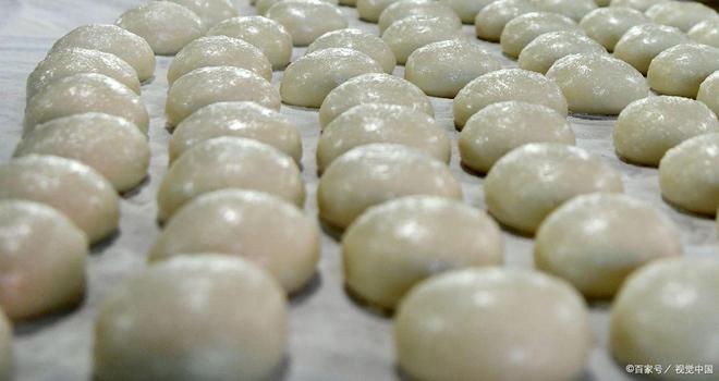 岳阳十大名吃推荐:品味湖南菜的绝佳去处,不可错过的地道美食(图6) 岳阳特色十大名吃推荐_君山虾饼岳阳美食_岳阳美食有哪些