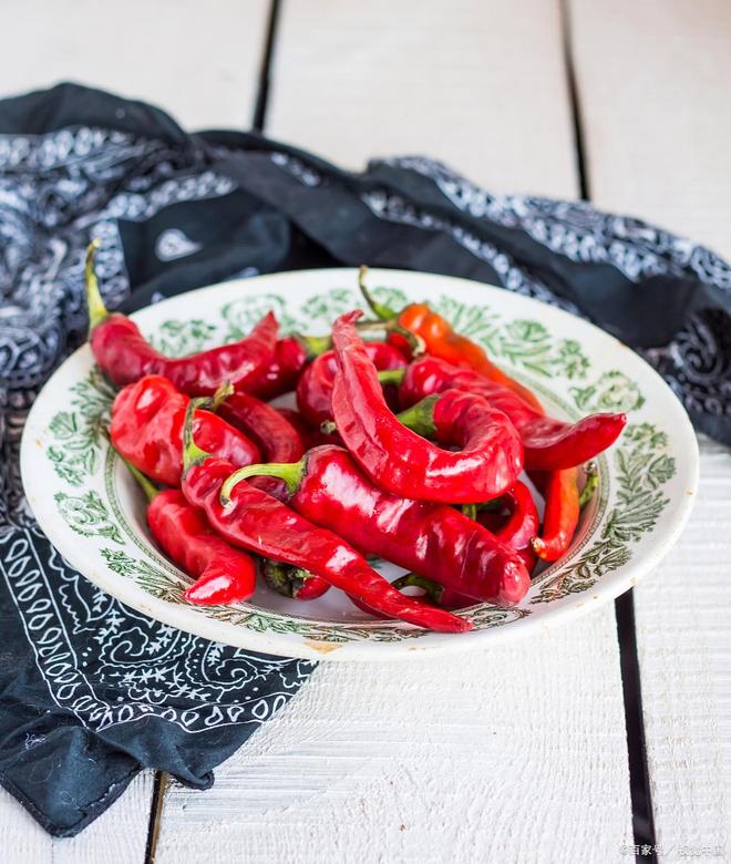 岳阳十大名吃推荐:品味湖南菜的绝佳去处,不可错过的地道美食(图9) 君山虾饼岳阳美食_岳阳特色十大名吃推荐_岳阳美食有哪些