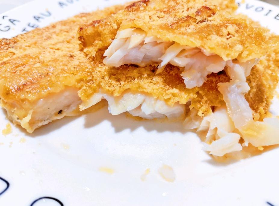 烤箱版香酥鱼柳,做法简单,金黄酥脆,外焦里嫩,孩子超爱吃(图2) 用烤箱做烤鱼_烤箱版香酥鱼柳做法_龙利鱼烤箱版香酥鱼柳食谱