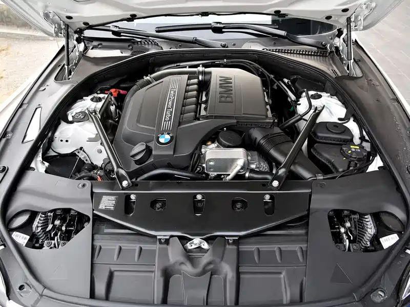 高速跑了18150公里后,丰田1GR发动机和宝马N46发动机有什么区别?(图1) 宝马N46