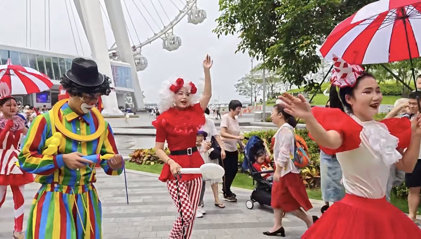 “五一”假期首日,深圳多个景区人气“爆棚”(图2) 深圳欢乐谷附近的旅游地点_深圳景区门票预订量创历史新高_深圳五一旅游活动