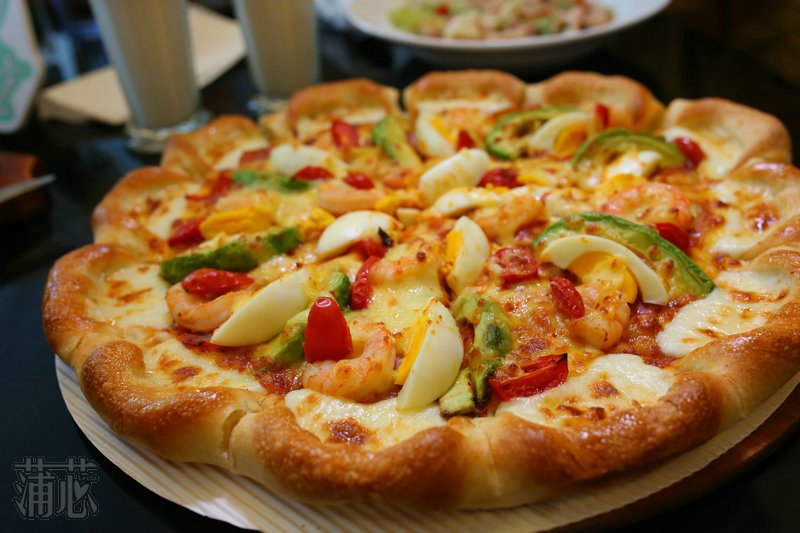 和牛油果比萨有个约会,美食大咖分享会(图2) 必胜客海鲜至尊披萨的做法_意式牛油果大虾比萨_意式香烤鸡腿排