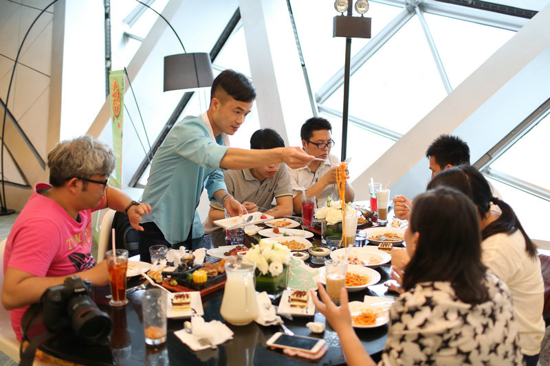 和牛油果比萨有个约会,美食大咖分享会(图18) 意式香烤鸡腿排_意式牛油果大虾比萨_必胜客海鲜至尊披萨的做法