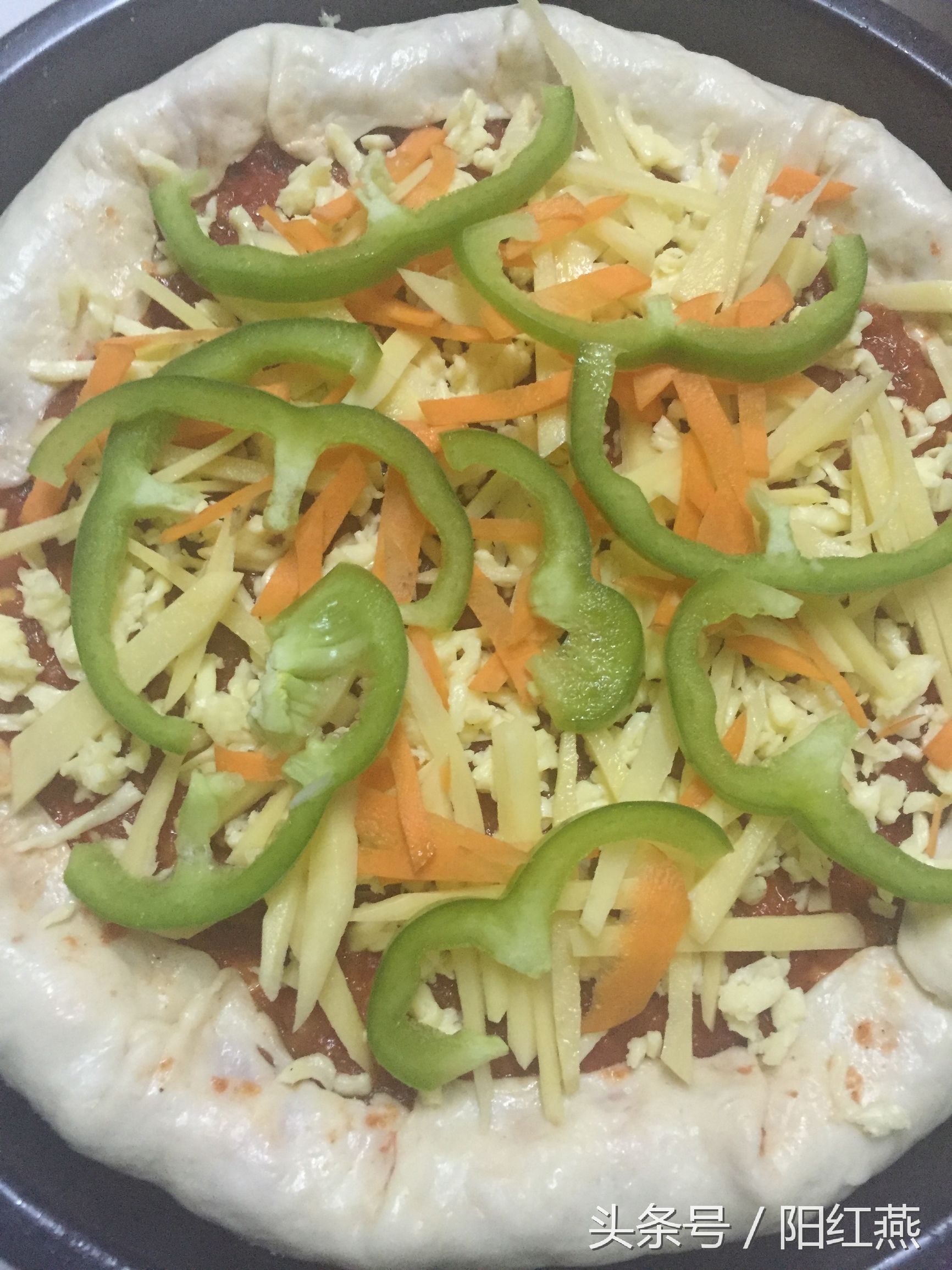 香味扑鼻的芝心披萨 自制料足就是赞啊!~ 史上最简单的做法(图14) 必胜客海鲜至尊披萨的做法_芝士披萨做法_自制披萨教程