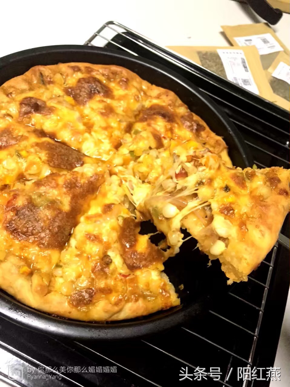 香味扑鼻的芝心披萨 自制料足就是赞啊!~ 史上最简单的做法(图20) 芝士披萨做法_自制披萨教程_必胜客海鲜至尊披萨的做法