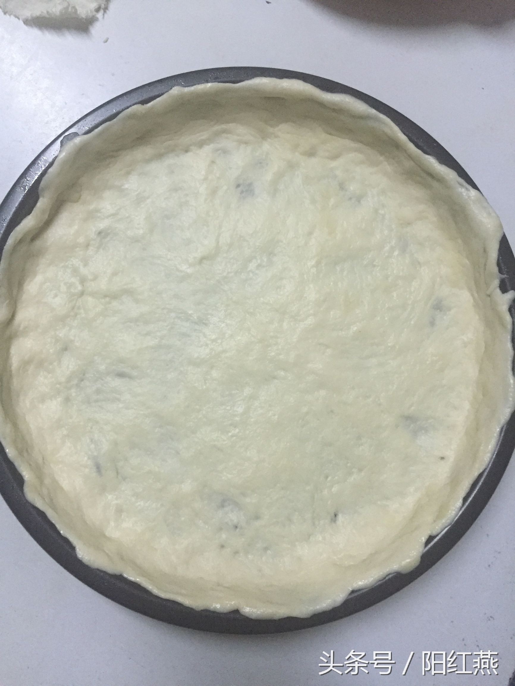 香味扑鼻的芝心披萨 自制料足就是赞啊!~ 史上最简单的做法(图8) 必胜客海鲜至尊披萨的做法_自制披萨教程_芝士披萨做法