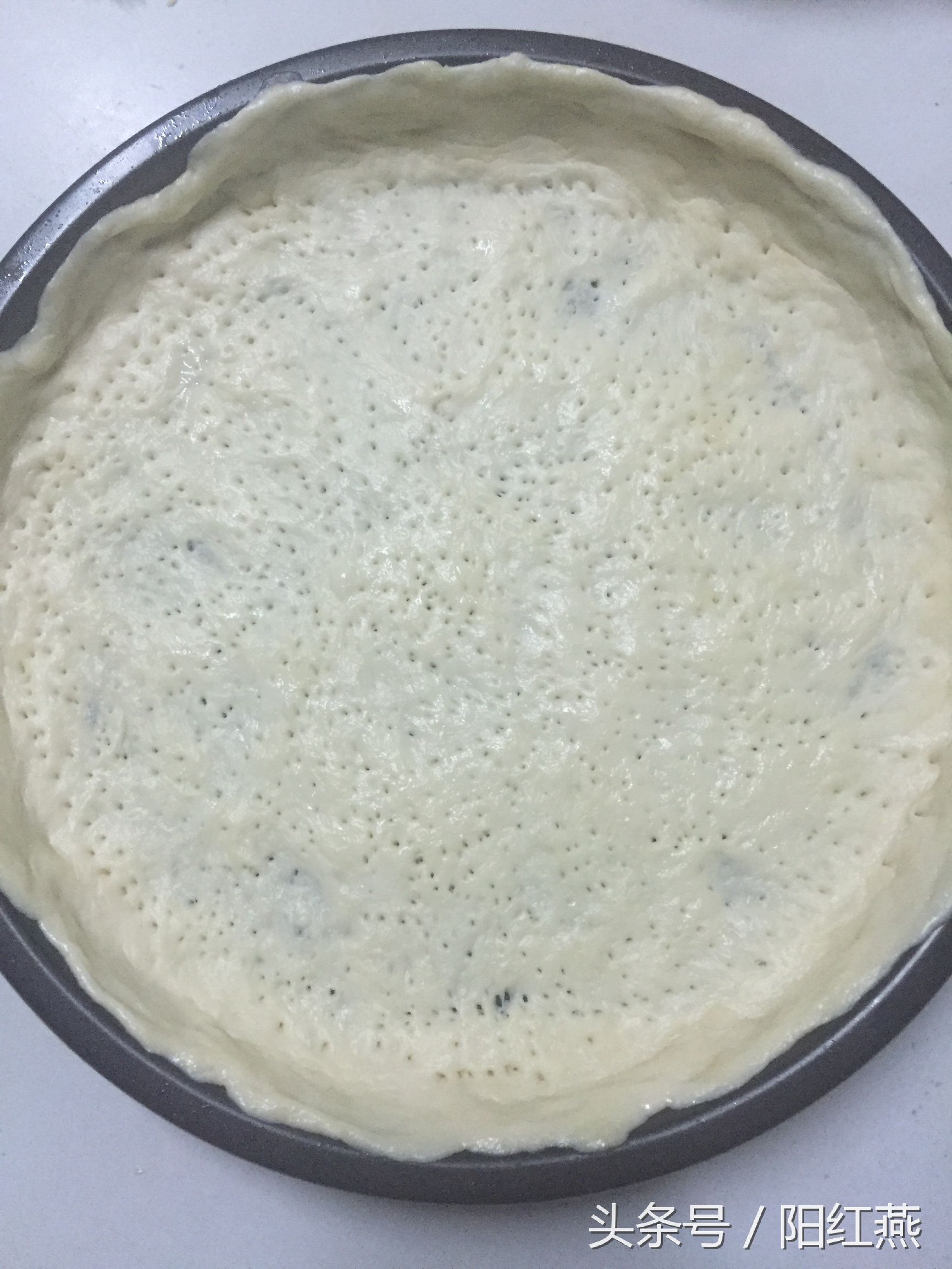 香味扑鼻的芝心披萨 自制料足就是赞啊!~ 史上最简单的做法(图9) 必胜客海鲜至尊披萨的做法_芝士披萨做法_自制披萨教程