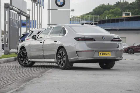 宝马全系列车型详细介绍(图3) 宝马敞篷跑车5系_宝马SUV系列详解_宝马轿车系列介绍