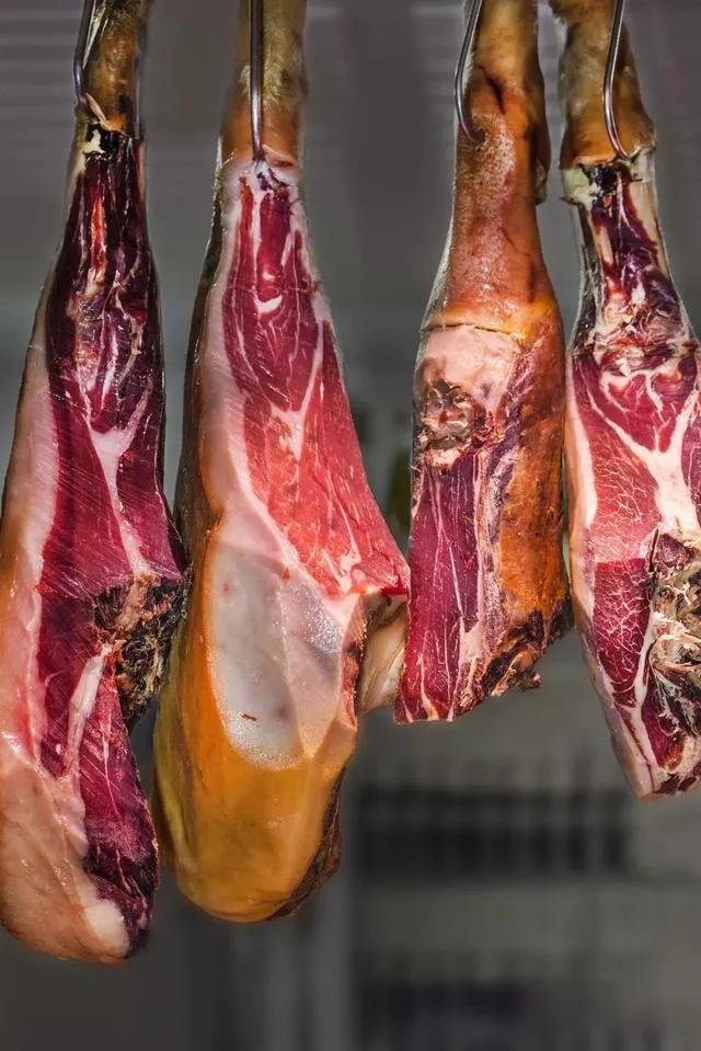 你一定吃过火腿肠,但你吃过火腿吗?(图2) 火腿炖甲鱼是哪里名菜_中国三大火腿_火腿制作工艺