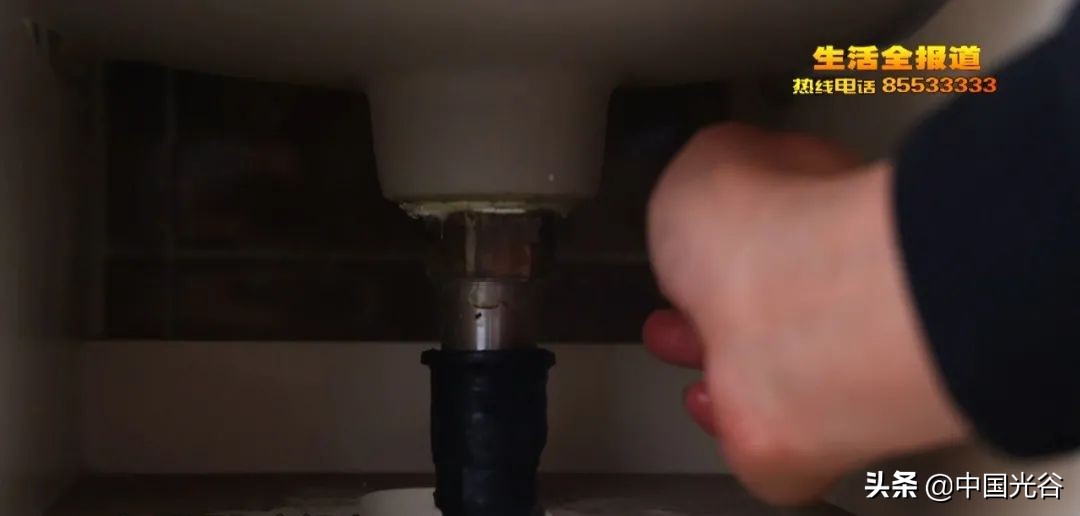 光谷这位“退伍老兵”有副热心肠,义务服务居民多年,曾参加汶川救灾(图4) 光谷满庭春小区老兵邰晨义务维修服务_光谷满庭春的房子在哪里_邰晨空降兵转业军人社区服务事迹