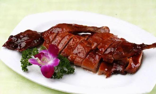 超级无敌好吃的六安美食,大家千万不要错过!(图1) 六安酱鸭 蒿子粑粑 爆炒毛鱼_安徽六安美食