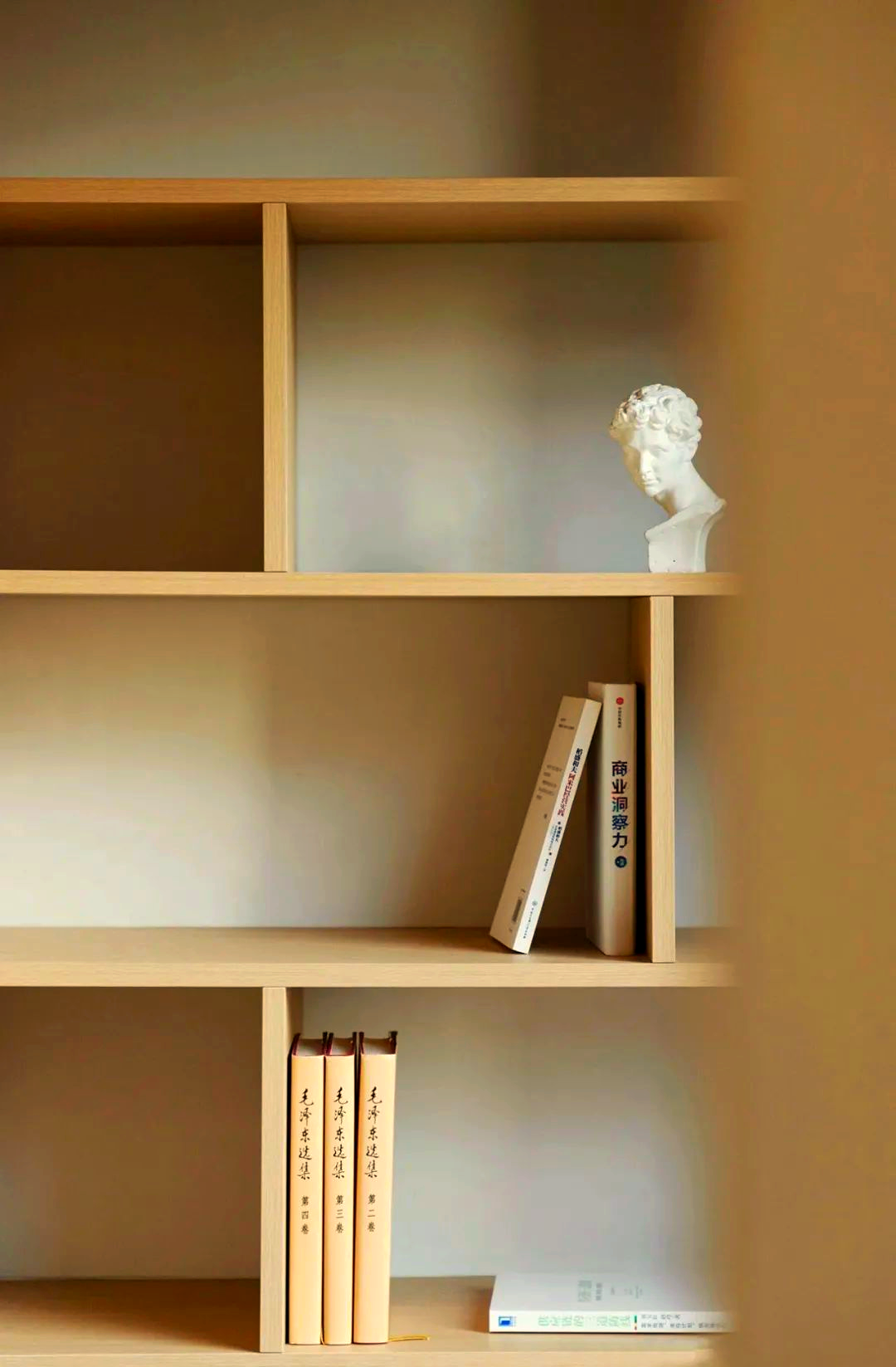 现代简约装修案例,功能齐全且风格干净舒适(图13) 1