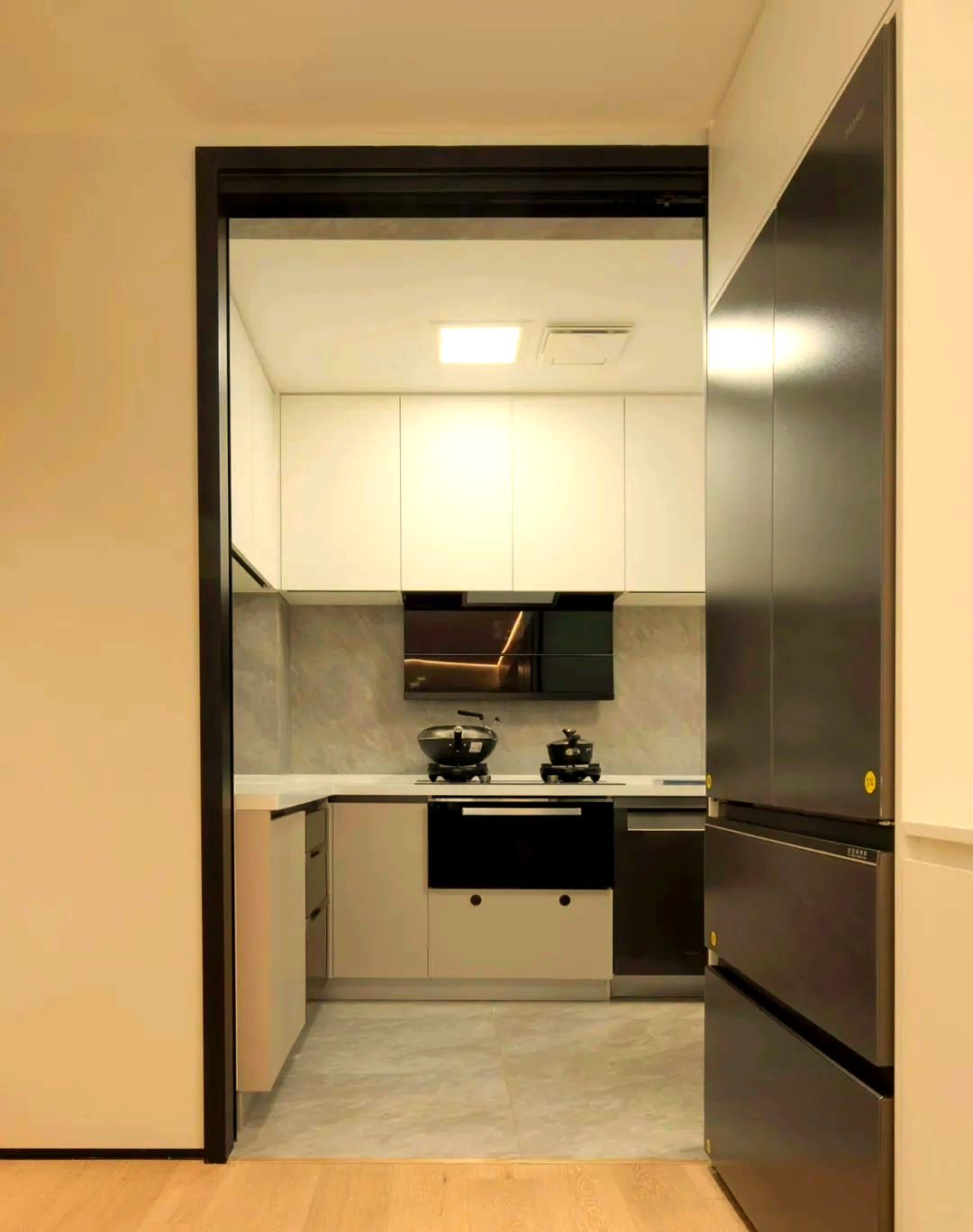 现代简约装修案例,功能齐全且风格干净舒适(图6) 1