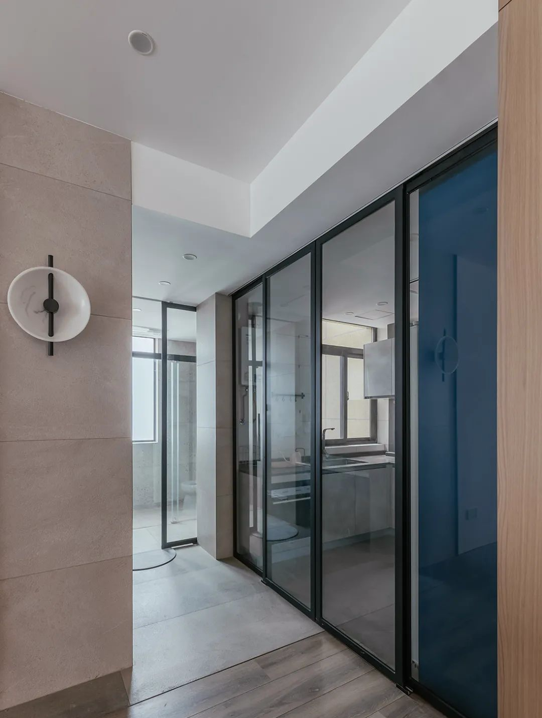 164m²的新房,他选择了现代简约风格,完工效果简洁大方!(图12) 后现代简约装修_现代简约复古设计_客厅无主灯电视墙设计