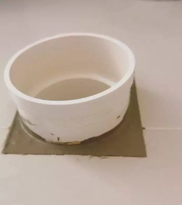 卫生间装修易忽视7点细节,工人为省事才不会好心告诉你(图8) 防水二次排水做法_下水管道检修口_卫生间装修细节