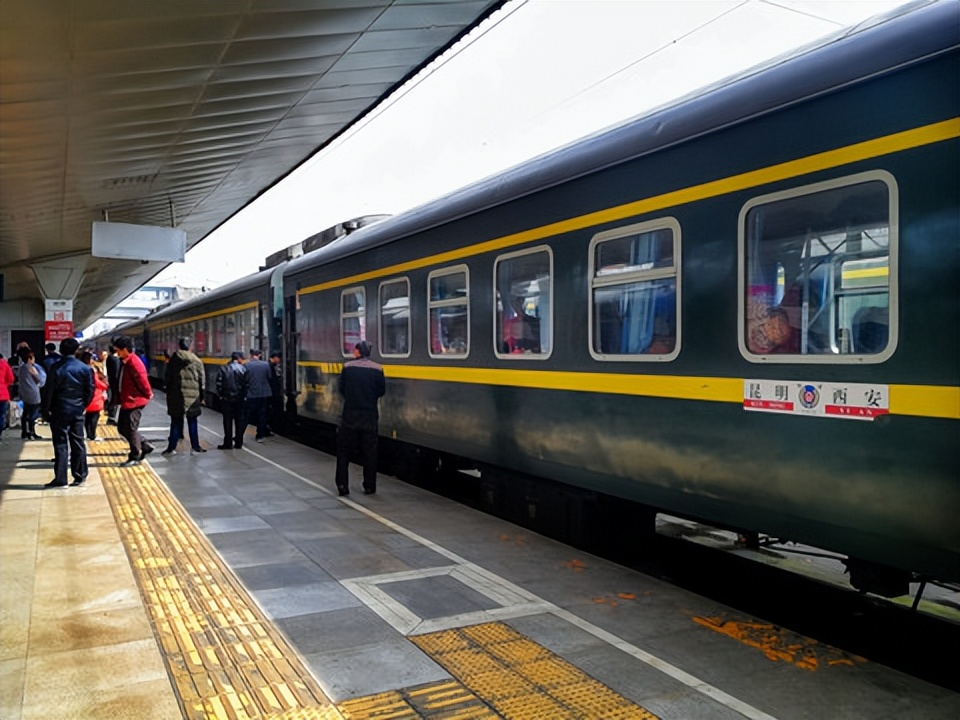 我国里程最长的5趟绿皮火车,最长的全程五千公里,要跑两天两夜(图1) 中国最长的绿皮火车_全国火车线路图高清_长途绿皮火车线路