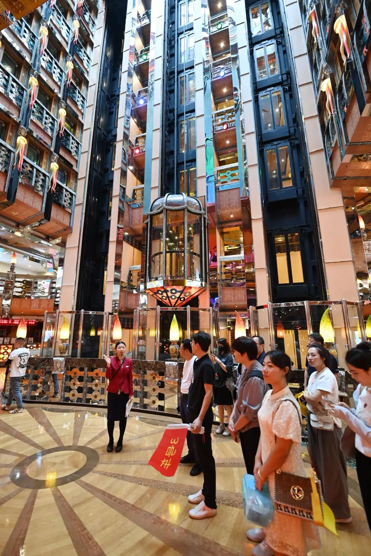 国产邮轮商业运营发展_邮轮旅游 加勒比海_国产大型邮轮爱达魔都号