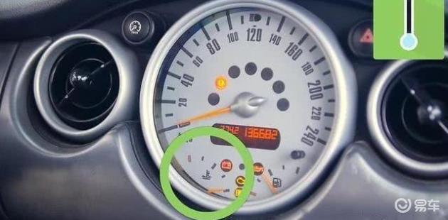 应该怎么更换汽车的火花塞?维修师傅:学会这几步,自己就可以换了!(图2) 汽车火花塞更换教程_更换火花塞教程_汽车火花塞更换步骤