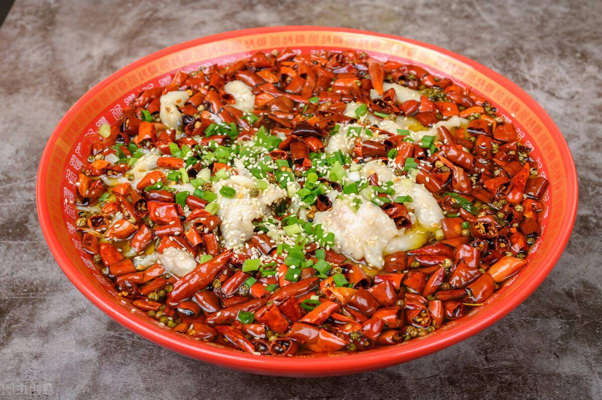 川妹子教你正宗麻辣水煮鱼做法:鱼肉细嫩鲜美,麻辣爽口!巴适(图2) 川妹子麻辣水煮鱼教程_正宗麻辣水煮鱼做法_正宗川菜麻辣水煮鱼做法