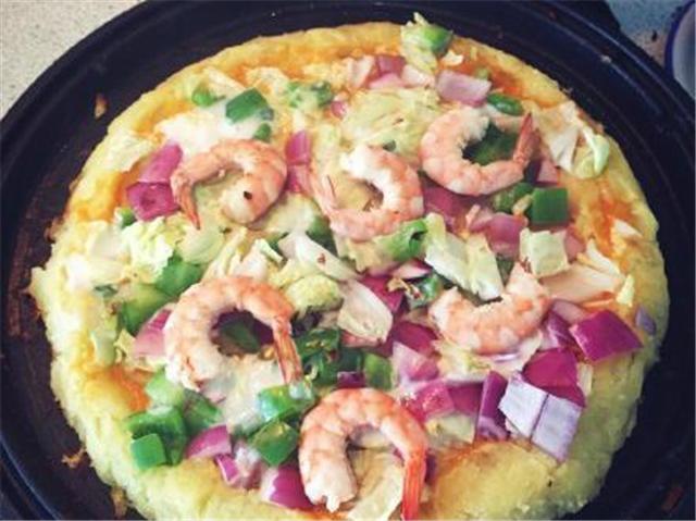 在必胜客都吃不到这么美味的披萨!(图1) 鲜虾蔬菜土豆泥披萨食谱_酸辣土豆丝做法_电饼铛 披萨