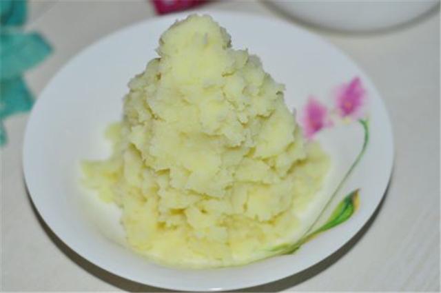 在必胜客都吃不到这么美味的披萨!(图5) 鲜虾蔬菜土豆泥披萨食谱_酸辣土豆丝做法_电饼铛 披萨